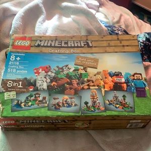 Unused Minecraft Lego Crafting Box with box damage